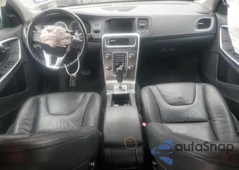 2011 Volvo S60 T6 z USA, uszkodzony, nr VIN YV1902FH6B2011151